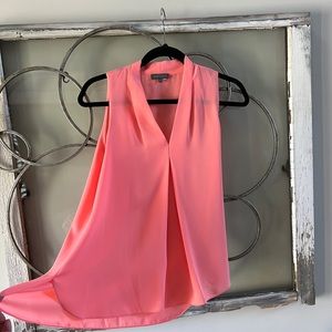 NWOT Vince Camuto blouse XS. Never worn.